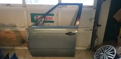 Birkshire Automobiles currently has used front doors for a 2003-2005 Range Rover. Birkshire Automobi...