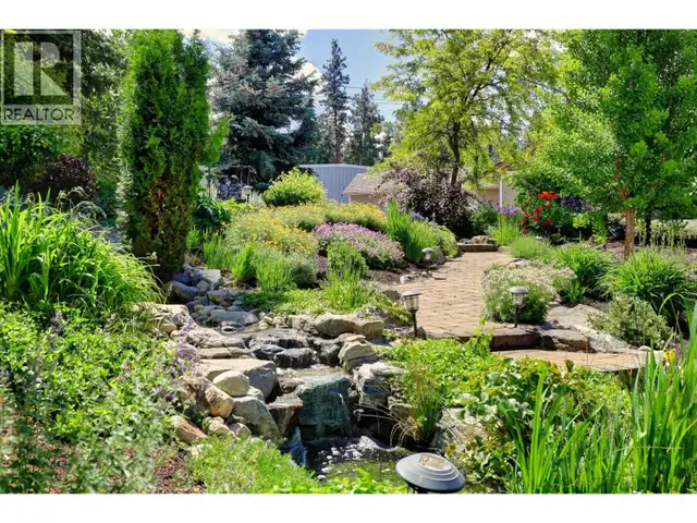 3672 Luxmoore Road Kelowna, British Columbia in Houses for Sale in Penticton - Image 8