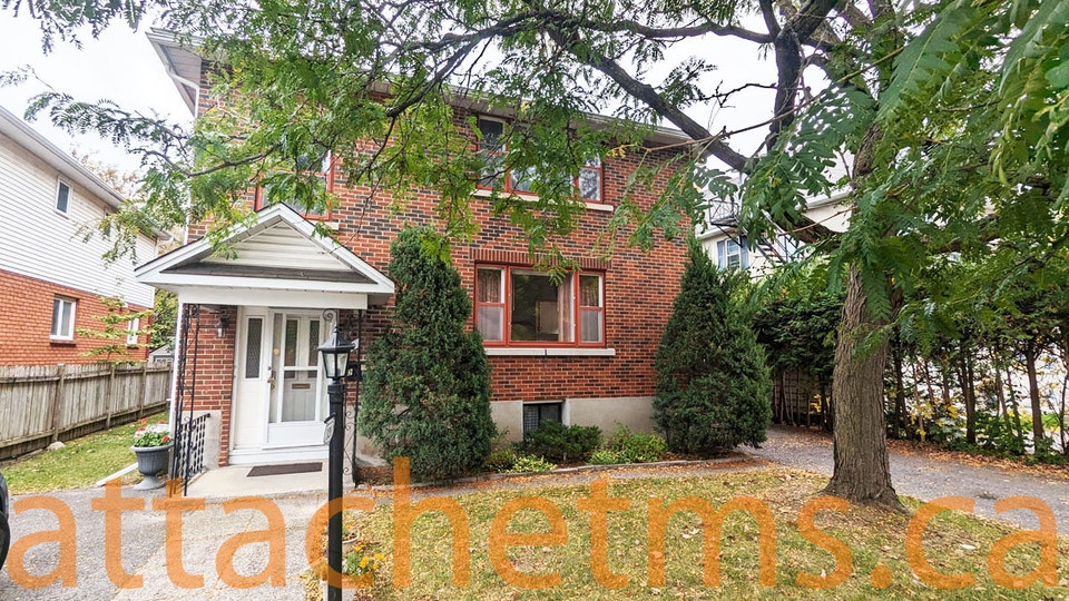 Hampton Park Westboro 3 bedroom 1st floor apartment in duplex. Long