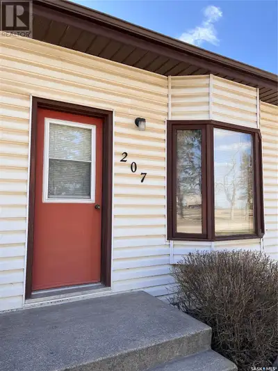 This property boasts a clean & pristine interior with the added convenience of excellent off-street...