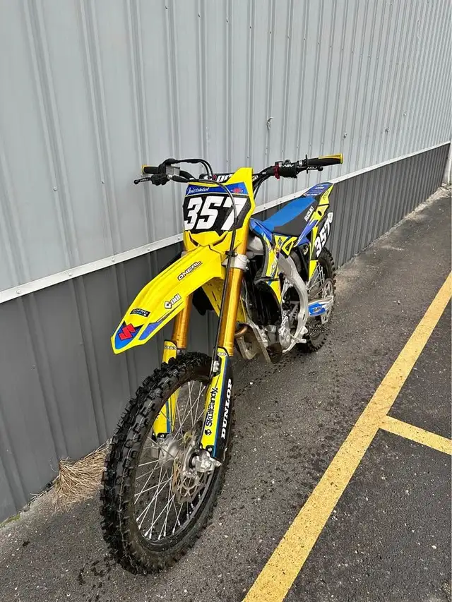 2023 SUZUKI RM-Z250-YELLOW! in Dirt Bikes & Motocross in Edmonton - Image 10