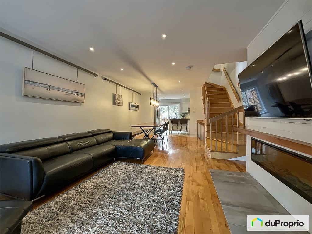 $949,900 - Townhouse for sale in Rosemont / La Petite Patrie — photo 1