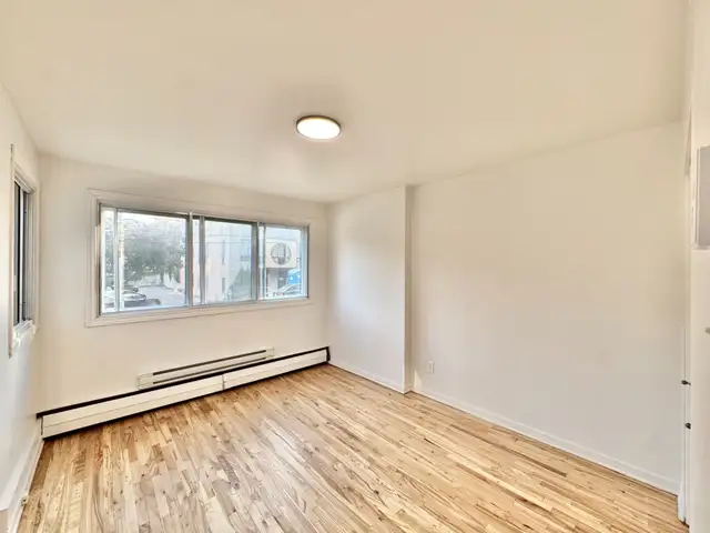 3 et demi - Hochelaga - Électros + eau chaude - 1 min du Métro in Long Term Rentals in City of Montréal - Image 8