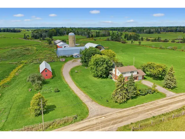 14 Ch. de Tancredia L'Île-du-Grand-Calumet, Quebec in Land for Sale in Gatineau - Image 2