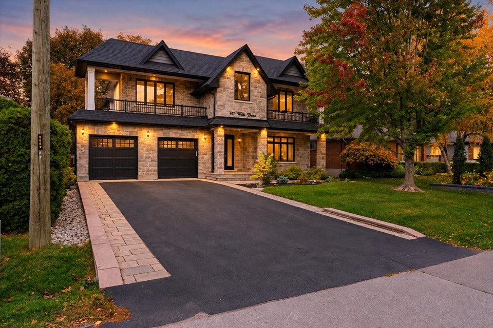 Oakville Luxury Custom Home | Dramatic Architecture | 4+2BR 5 WR, $3,275,000