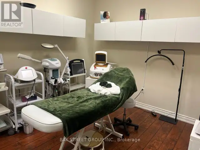 9 - 636 EDWARD AVENUE Richmond Hill (Crosby), Ontario63008308220161122