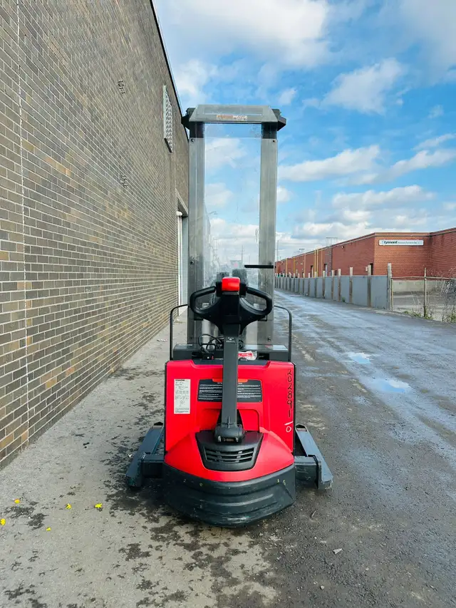 2017 Raymond Stacker WALK-BEHIND Forklift 2500 Cap for Sale&Rent in Heavy Equipment in Mississauga / Peel Region - Image 6