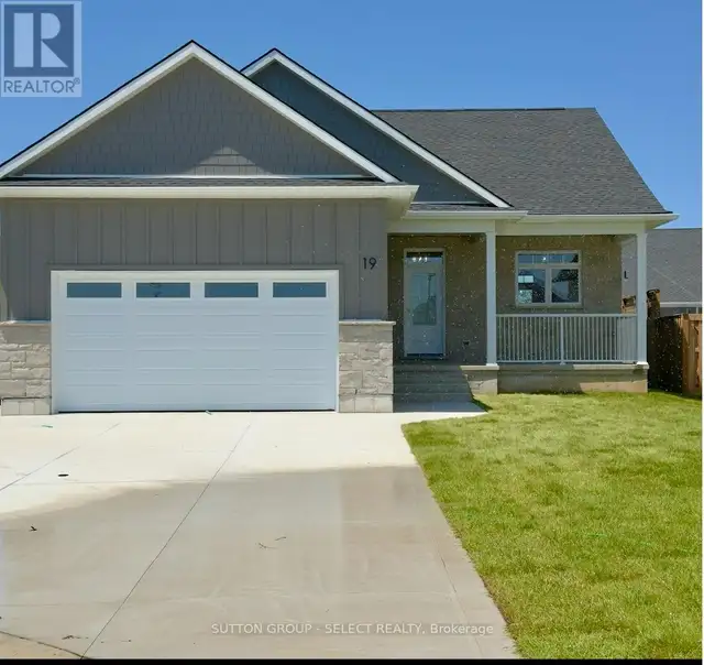 19 LOIS COURT Lambton Shores (Grand Bend), Ontario in Houses for Sale in Grand Bend - Image 2