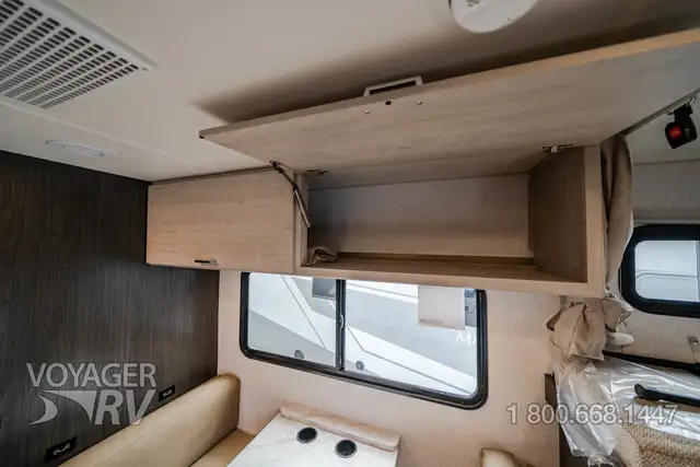2027 Winnebago Sunflyer 22RS in Travel Trailers & Campers in Kelowna - Image 37