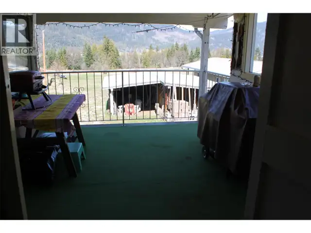 208 Maple Street Fauquier, British Columbia in Houses for Sale in Nelson - Image 26