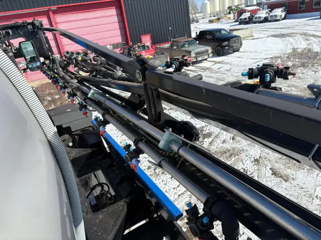 2013 New Holland Guardian SP.365F Sprayer 120 ft Boom #8984 AS in Heavy Equipment in Edmonton - Image 22