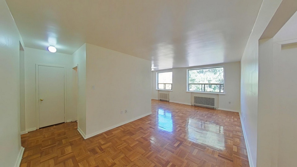 Bachelor Apartment for Rent - 1607 Victoria Park Avenue 5