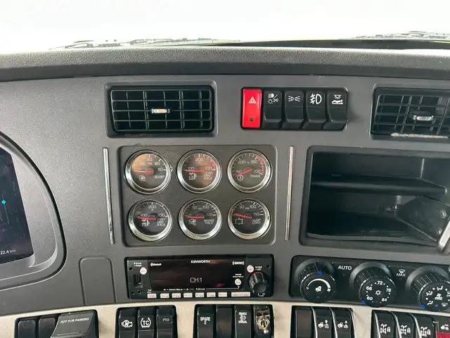 2023 Kenworth T880 in Heavy Trucks in Grande Prairie - Image 23