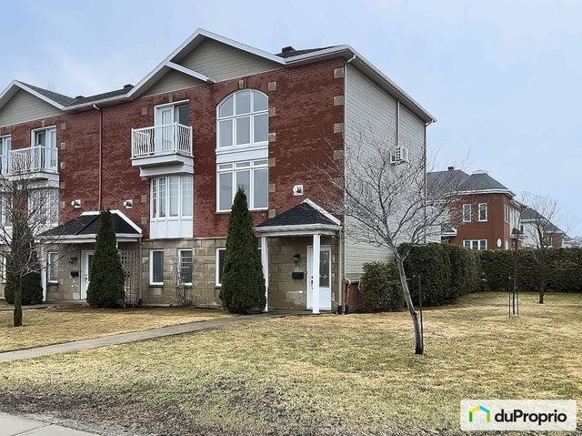$379,000 - Townhouse for sale in Joliette — photo 1