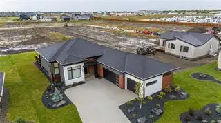 *For Sale * 81 Kilberry Cr Taylor Farm-Headingly Gino’s Show Home 1793 Sq. Ft Bungalow (as per attac...