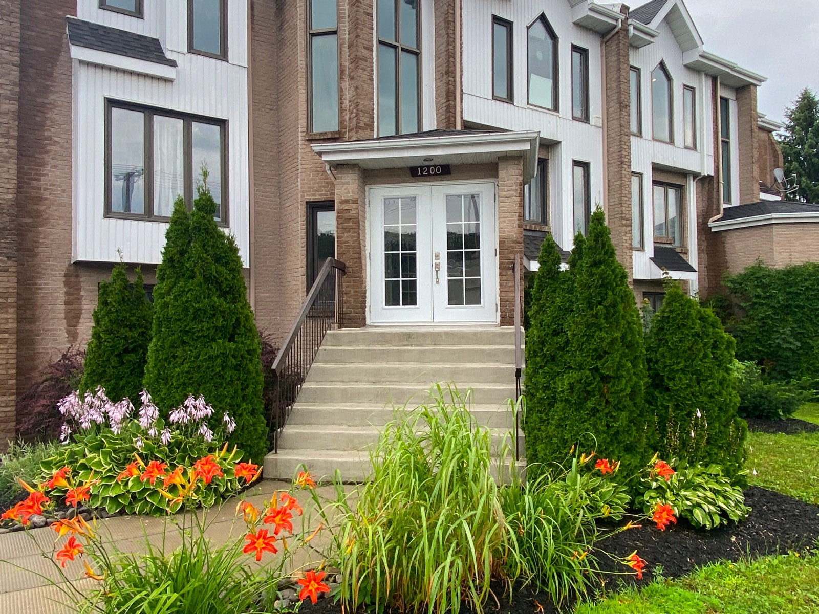 Sixplex à vendre, Boisbriand — photo 1