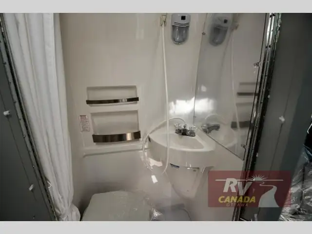 2025 Roadtrek Roadtrek Zion Slumber in RVs & Motorhomes in Ottawa - Image 16