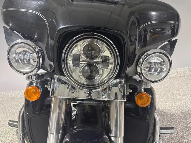 2015 Harley-Davidson FLHTCUL - Electra Glide Ultra Classic Low in Sport Touring in Edmonton - Image 19