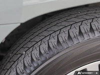 Four Wheel Drive,Tow Hitch,Auxiliary Audio Input,Multi-Zone A/C,A/C,Premium Synthetic Seats,Smart De... (image 9)