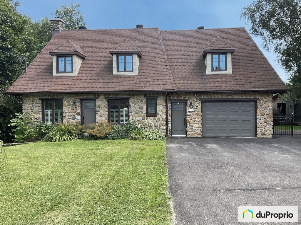 $750,000 - 1 1/2 Storey for sale in St-Augustin-De-Desmaures — photo 1