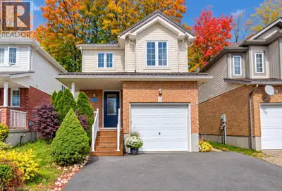 Beautiful home in a prime location, close to shopping, dining, schools, public transportation, the p...