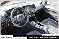 2021 Hyundai Sonata Preferred Experience the Hyundai Sonata Preferred with only 64205 km on the odom... (image 8)