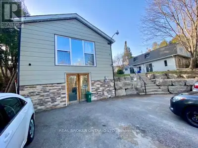 Invest in your future in the charming & growing community of Erin! Versatile income-generating prope...