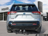 Experience the best of both worlds – exhilarating power and incredible fuel efficiency – in this imp... (image 4)