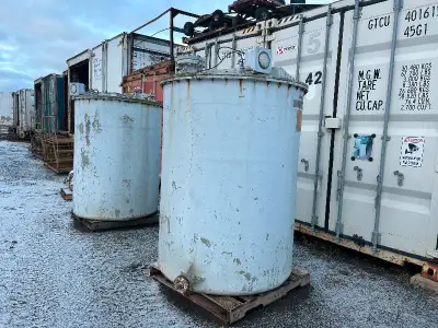 Réservoir en fibre de verre, 500 gallons us Dimension: 48 po x 67 po de haut Matériaux et surplus Le...