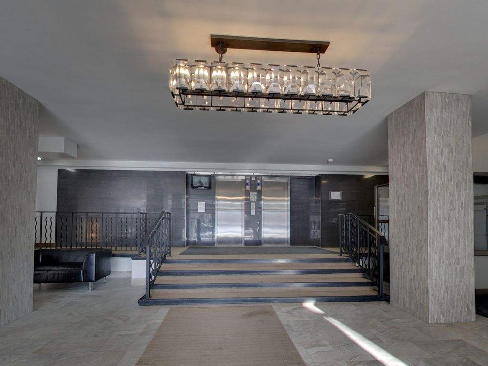 Apartments for rent near Chaplin Crescent & Roselawn Ave. 2