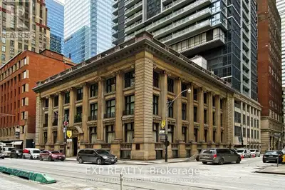 AVAILABLE IMMEDIATELY. Rarely available penthouse office space in the highly sought after Graphic Ar...