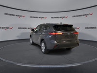 // ACCIDENT FREE!! // Meet the 2023 Toyota Highlander Hybrid LE AWD, a smart choice for families who... (image 5)