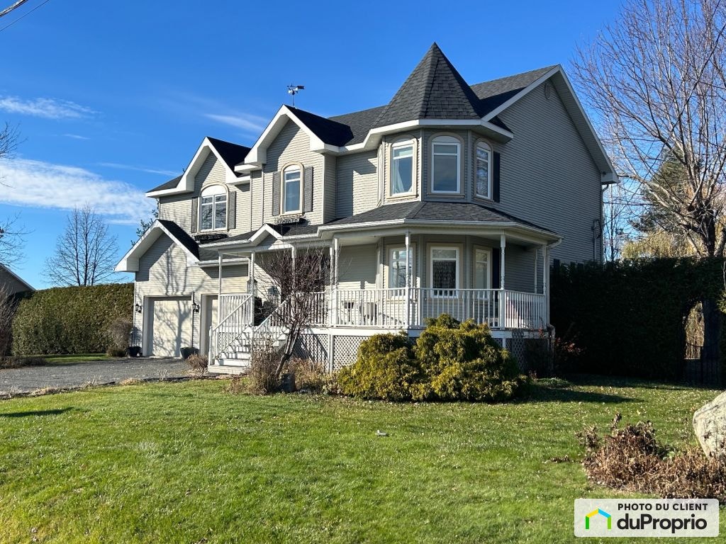 $735,000 - 2 Storey in Drummondville (St-Joachim-De-Courval) — photo 1