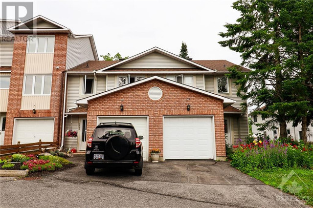 1954 RIVIERA TERRACE Rockland, Ontario in Condos for Sale in Ottawa