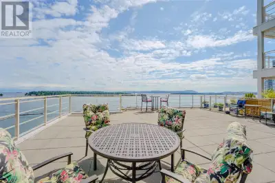 Welcome to Unit 805 at 32 Front Street in the prestigious Pacifica building—where luxury meets lifes...