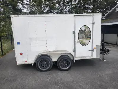 trailer à vendre 4200 nego Pas de message texte appel de vive voix uniquement.