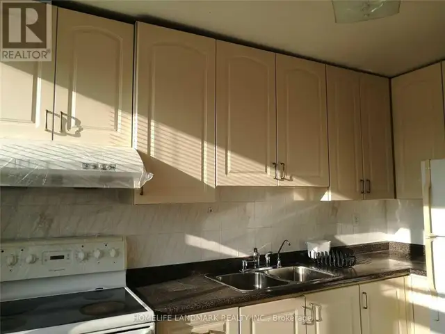 UPPER - 407 ROYAL YORK ROAD Toronto (Mimico), Ontario in Long Term Rentals in Mississauga / Peel Region - Image 6