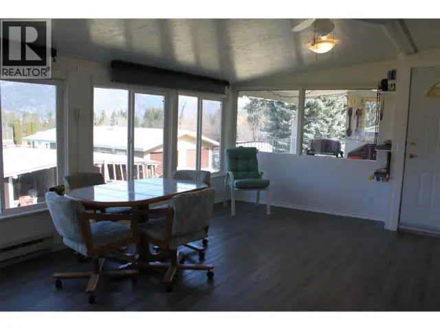 208 Maple Street Fauquier, British Columbia in Houses for Sale in Nelson - Image 12