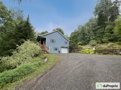 Maison INTERGÉNÉRATION, ou DUPLEX à Saint-Sauveur (Laurentides) À 5 minutes du village de Saint-Sauv...