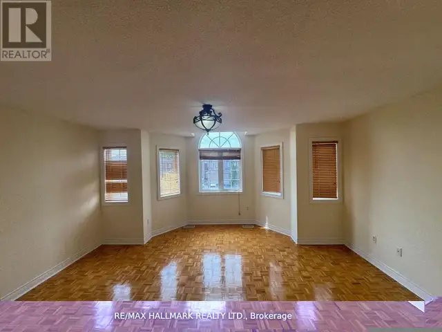 203 LANDSBRIDGE STREET Caledon (Bolton East), Ontario in Houses for Sale in Oakville / Halton Region - Image 26