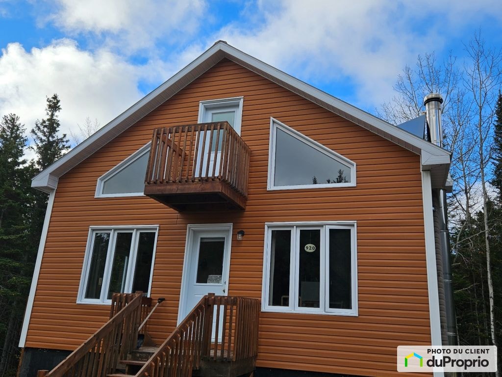 $398,000 - Cottage for sale in Les Méchins — photo 1