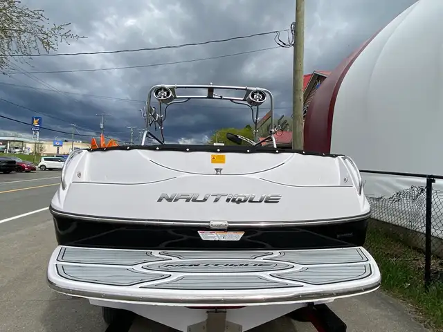 2009 Nautique SAN 220 CONSIGNATION PAS DE TAXES in Powerboats & Motorboats in Laurentides - Image 4