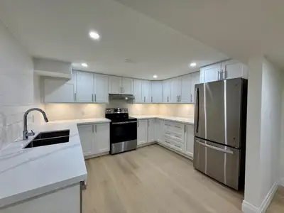 Lower- 25 Meadowbrook Crescent