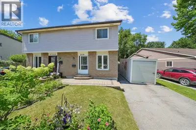 Welcome to this wonderful 3-bedroom family home, perfectly situated in a sought-after neighbourhood...