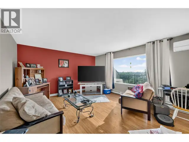 355 & 357 Gwyer Street Penticton, British Columbia in Houses for Sale in Penticton - Image 4