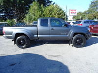 4 Cylinder 5 Speed MANUAL Transmission. Motor World is a proud member of U.C.D.A. and O.M.V.I.C. for... (image 4)