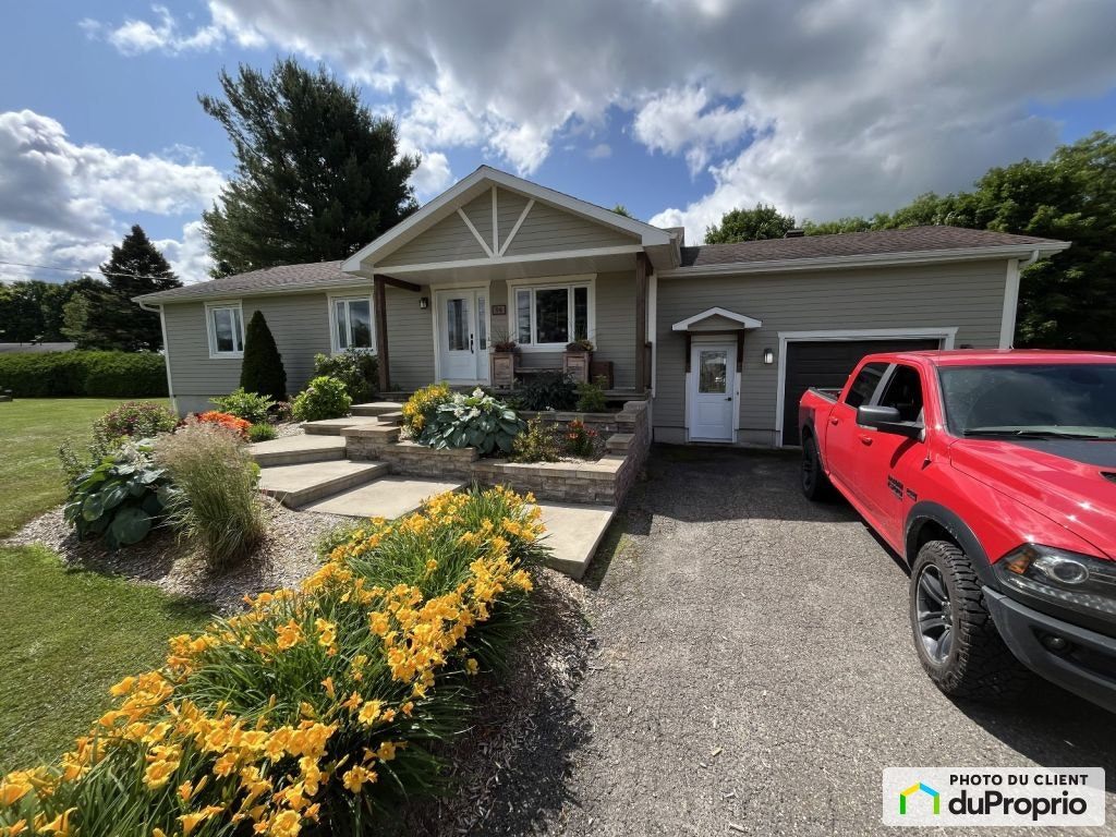$484,000 - Bungalow for sale in Roxton Falls — photo 2