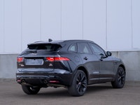 CARGET AUTOMOTIVE is thrilled to offer this 2020 Jaguar F-Pace S, a luxury performance SUV powered b... (image 6)