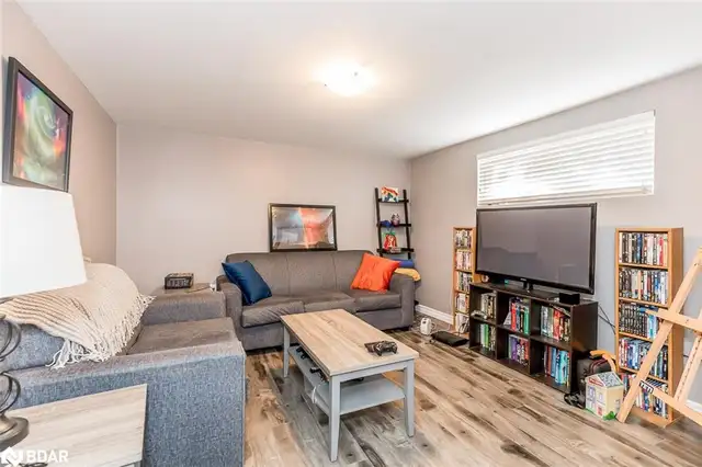 Midland, legal lower level 1 bedroom, with utilities included in Long Term Rentals in Barrie - Image 7