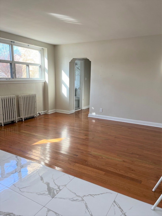 Luxury unit just renovated to current condo standards, large bri Long Term Rentals Oakville